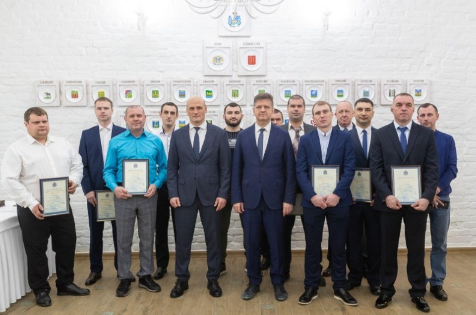 Псковских энергетиков отметили Благодарственными письмами правительства региона