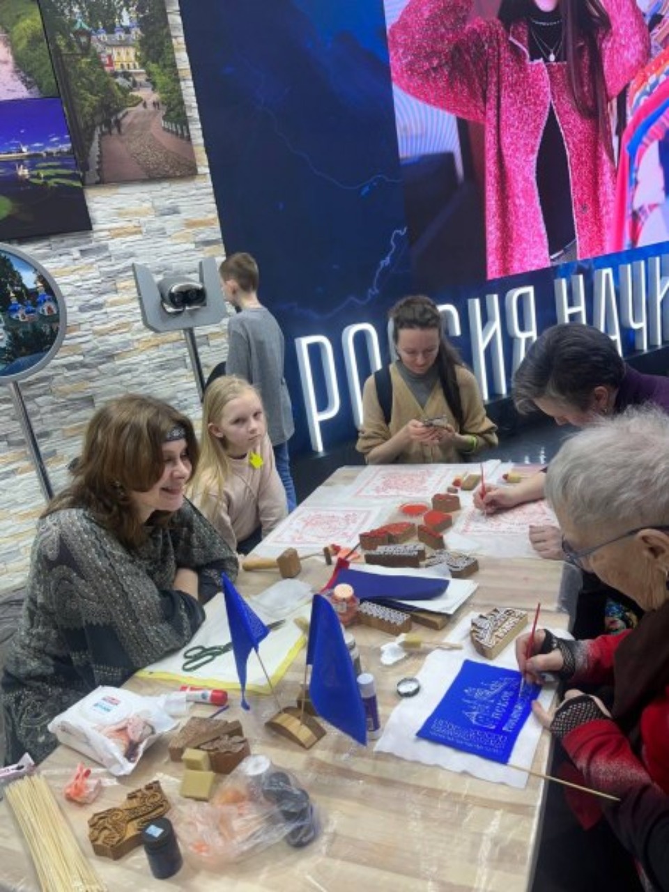 Псковские предпринимательницы выступают на выставке «Россия» 5 марта