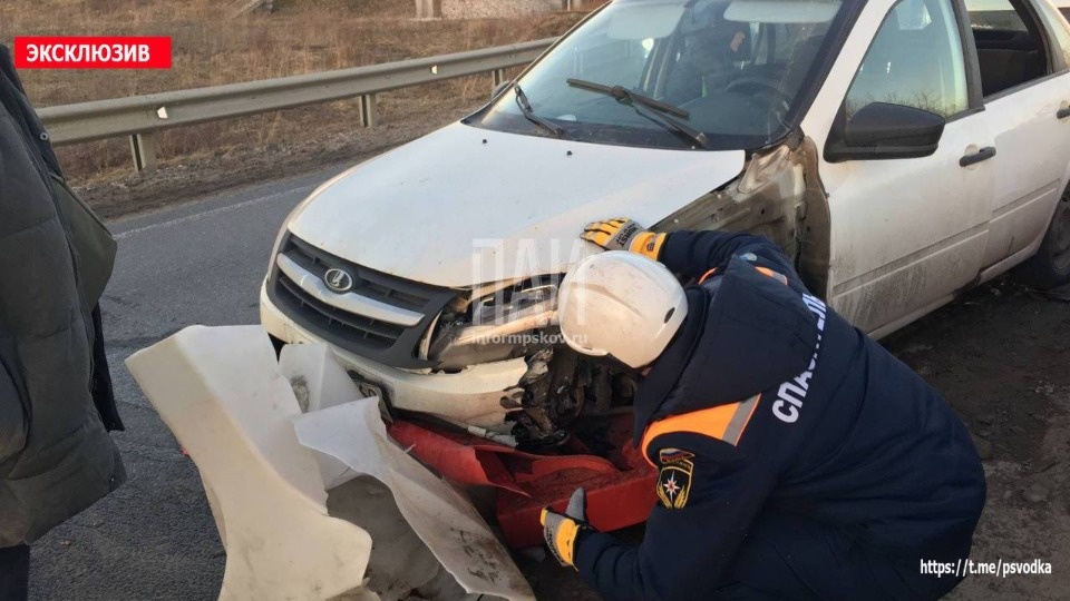 В результате ДТП в Пскове пострадала пассажир