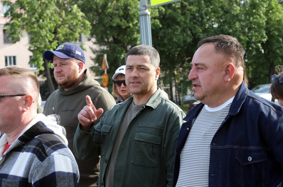 Псковское облсобрание поздравило Михаила Ведерникова с днем рождения