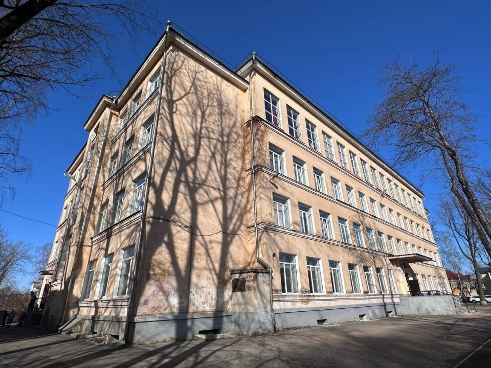 Из-за капремонта учащиеся и педагоги школы №2 в Пскове завершат учебный год в школах №9 и №47