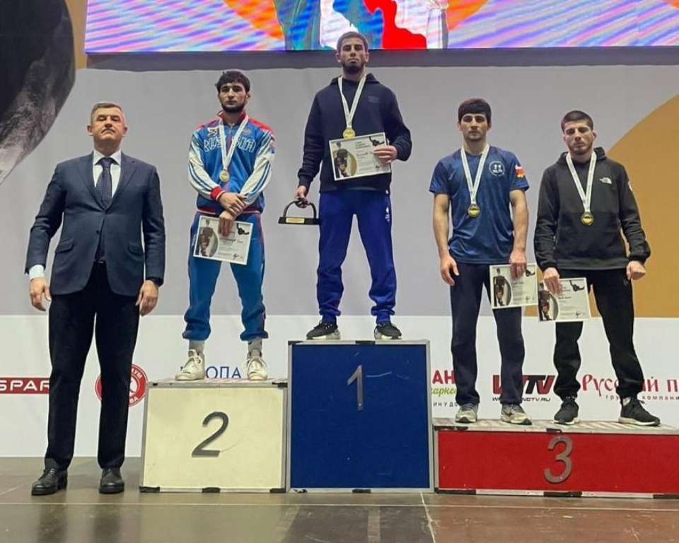 Великолучане завоевали три золотых медали на международных соревнованиях по вольной борьбе