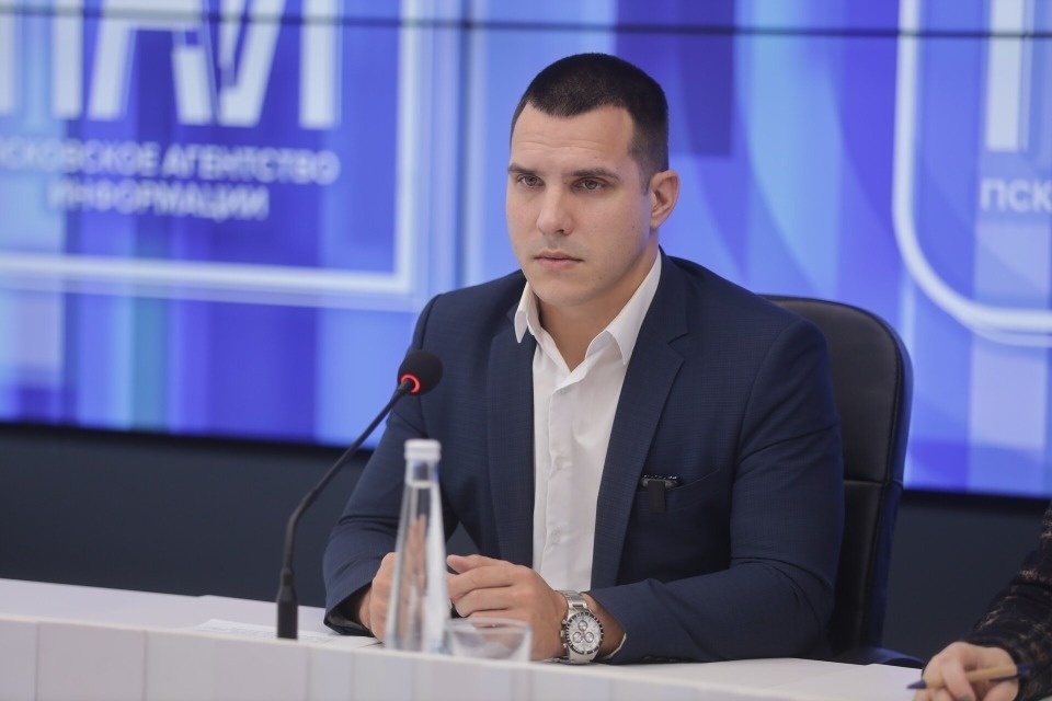 Замглавы администрации Пскова Александра Грацкого задержали по подозрению в получении взятки