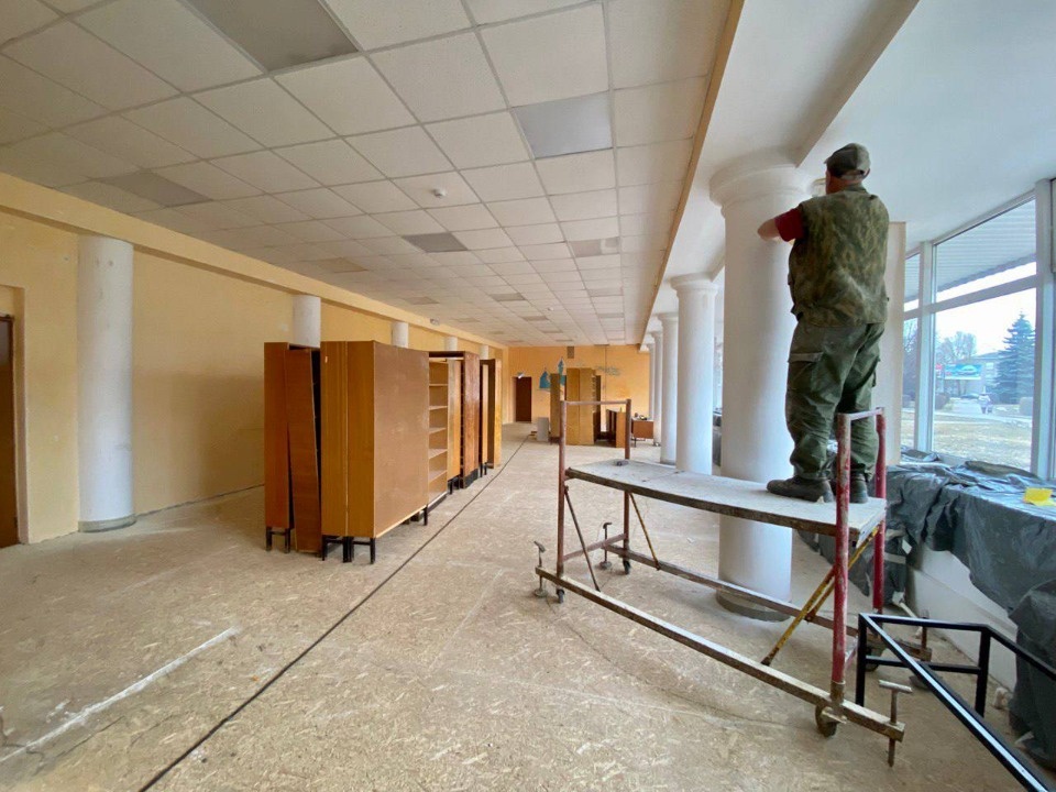 До конца июля в Пскове завершат ремонтные работы в библиотеке «Родник»