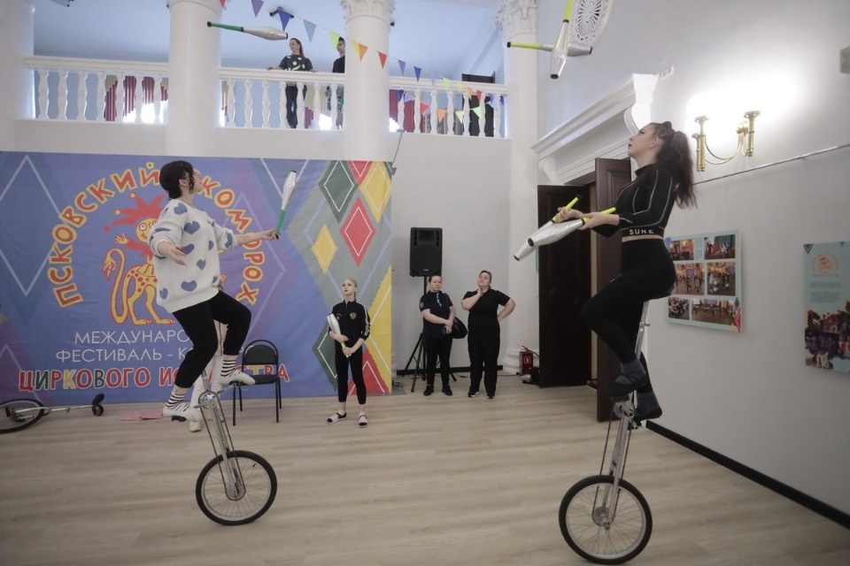 «Псковский скоморох» «Псковский скоморох»