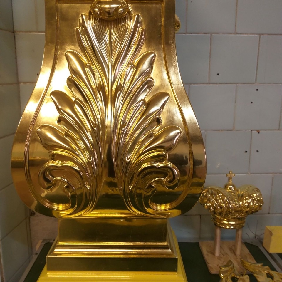 Иконостас церкви Сорока мучеников Севастийских продолжают реставрировать в Печорах