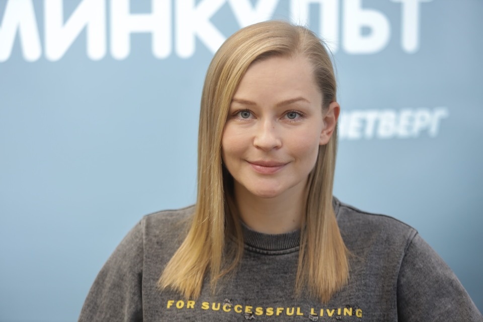 8 апреля на «ТНТ» начнется показ сериала «Киберпапа», где снялась уроженка Пскова Юлия Пересильд 