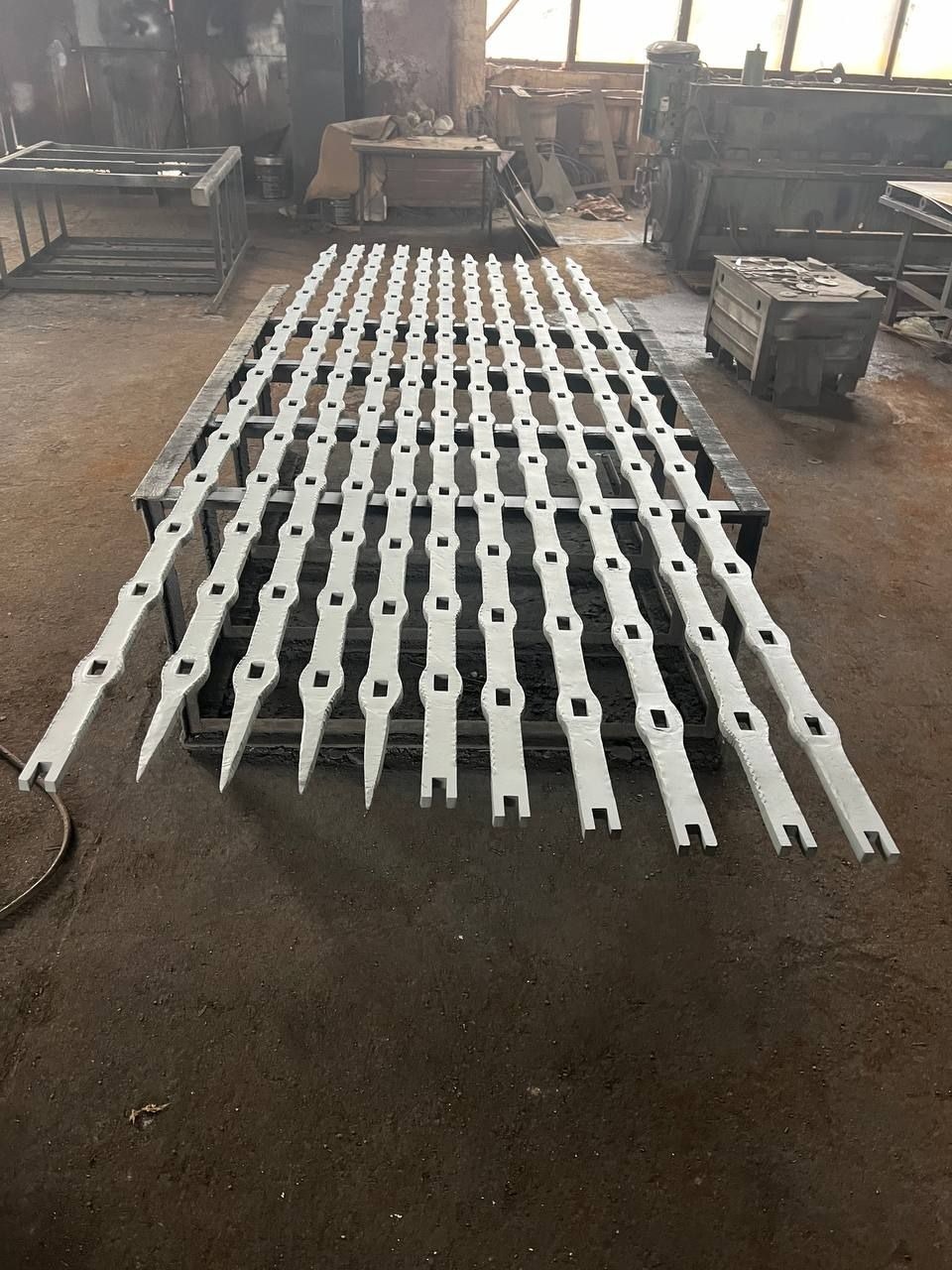 Началось изготовление железной решётки-герсы для башни Нижних решеток Псково-Печерского монастыря Началось изготовление железной решётки-герсы для башни Нижних решеток Псково-Печерского монастыря