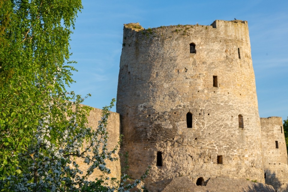 Режим работы музея-заповедника «Изборск» изменится в майские праздники