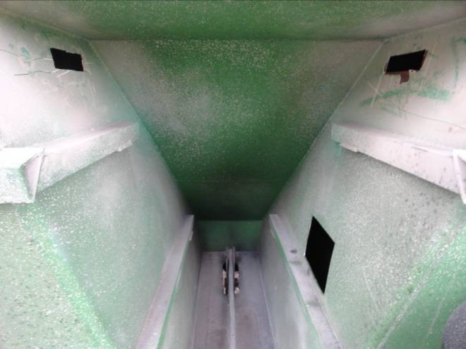 Сигареты на более чем 1 млн рублей пытались вывезти из Псковской области в Латвию в вагоне 