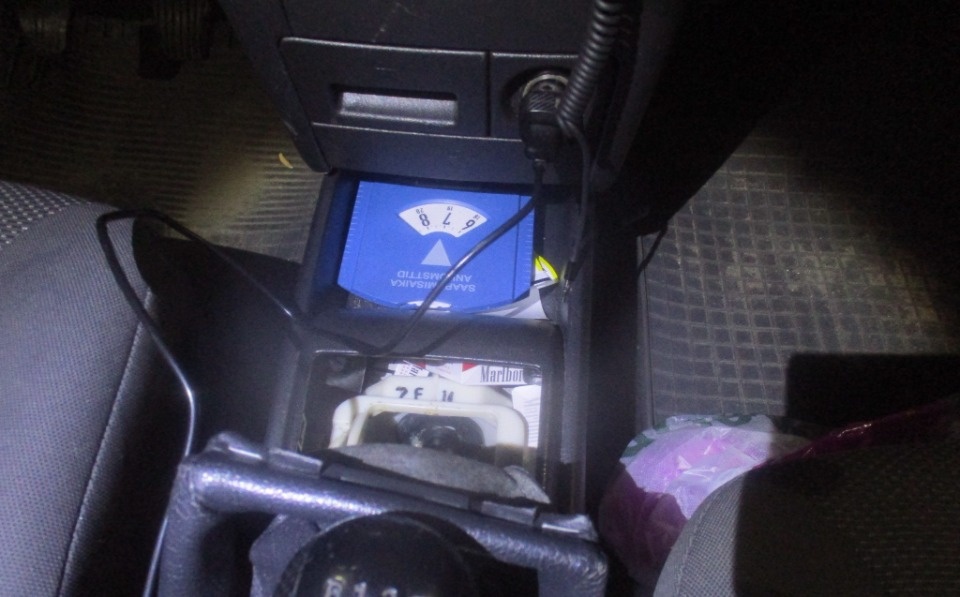 Иностранец пытался вывести из России незадекларированные пачки сигарет