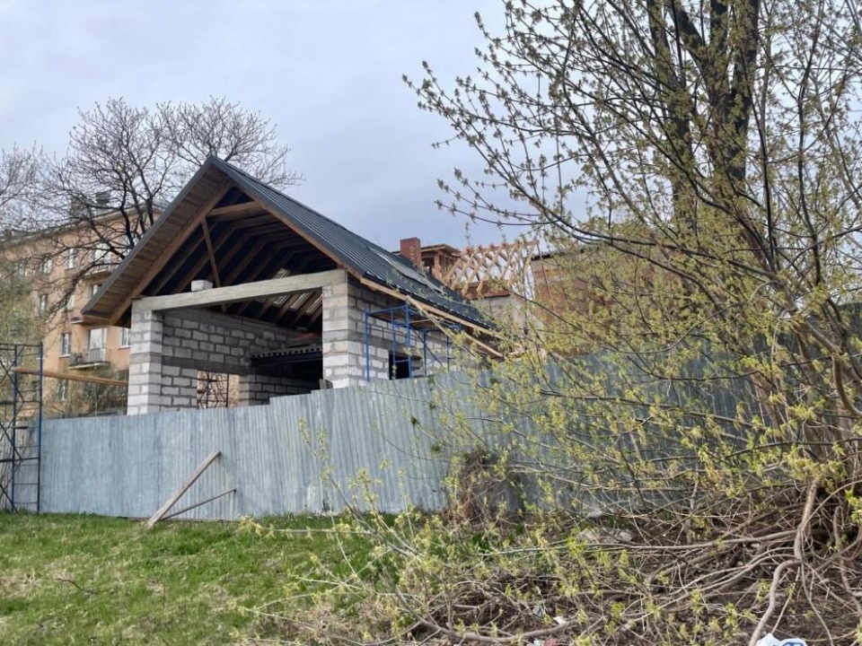 Руины здания на улице Леона Поземского в Пскове преобразят в гостевой дом