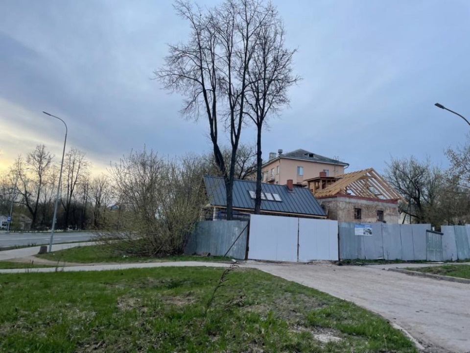 Руины здания на улице Леона Поземского в Пскове преобразят в гостевой дом