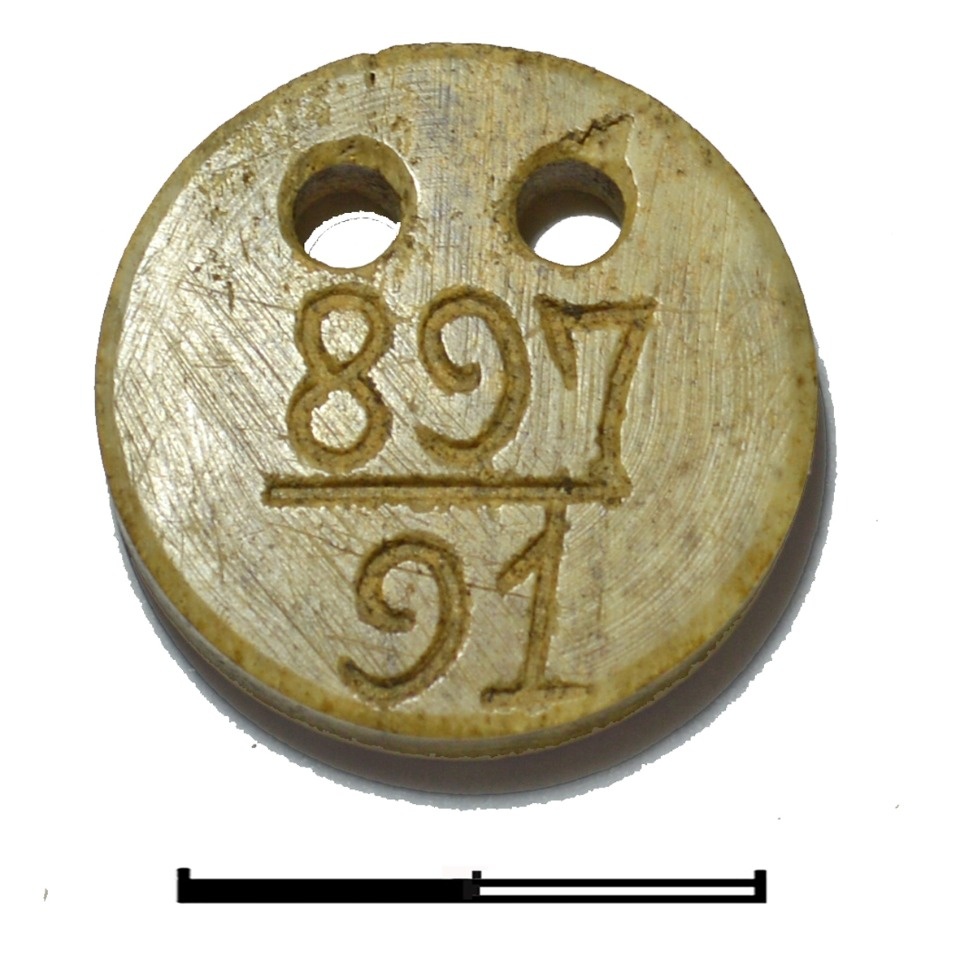 «Костяной знак» воспитанника петербургского Воспитательного дома передали в Псковский музей