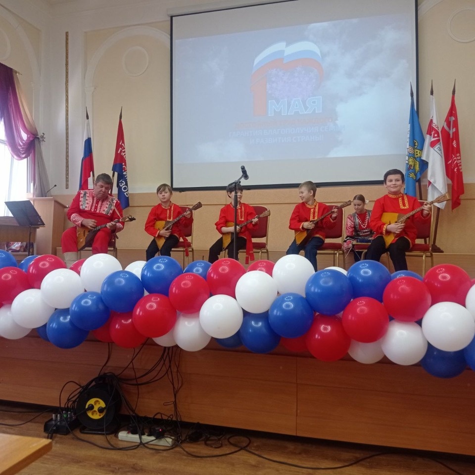 Псковские профсоюзы отметили 1 мая благотворительным концертом