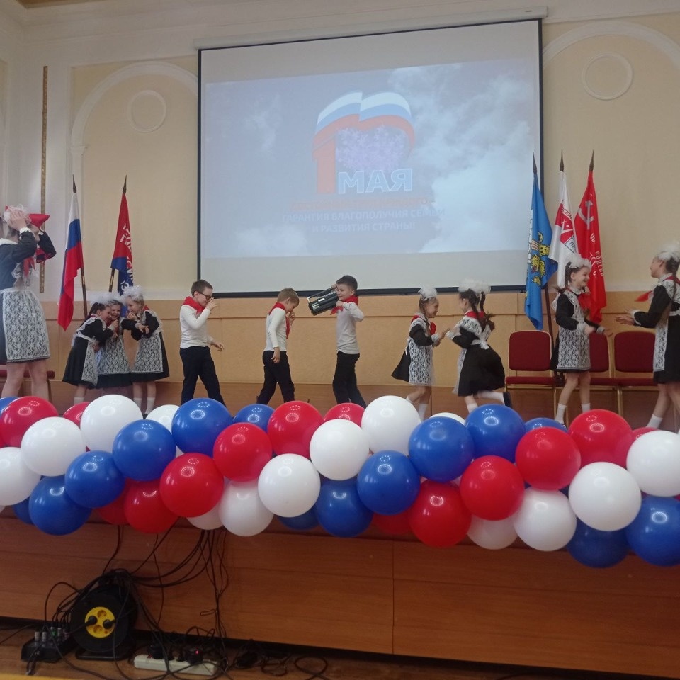 Псковские профсоюзы отметили 1 мая благотворительным концертом