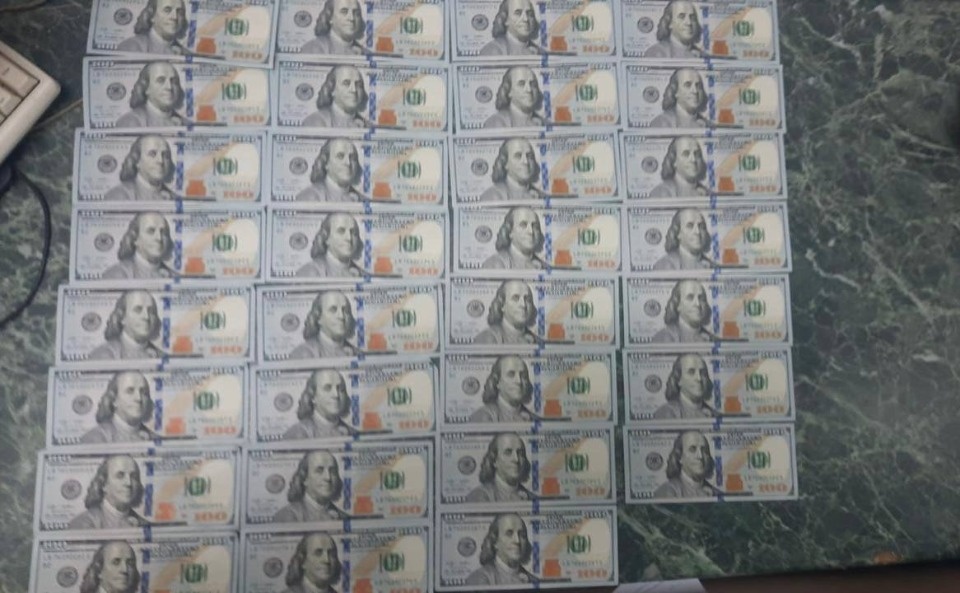 Подозреваемого в даче взятки таможеннику задержали в Пыталовском районе