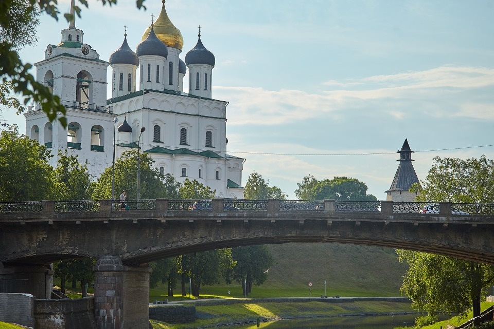 Прямую трансляцию пасхального богослужения из Троицкого собора Пскова покажут на «Первом Псковском»