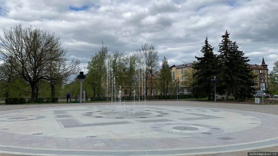 3 мая в Пскове запускают пешеходный фонтан на Четырех углах 