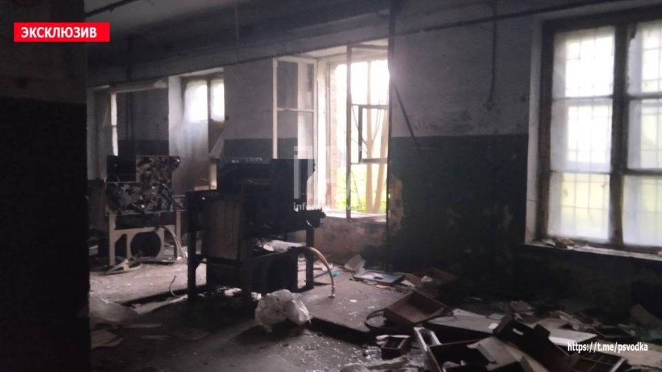 В Новоржеве неизвестные подожгли помещение в здании бывшей типографии