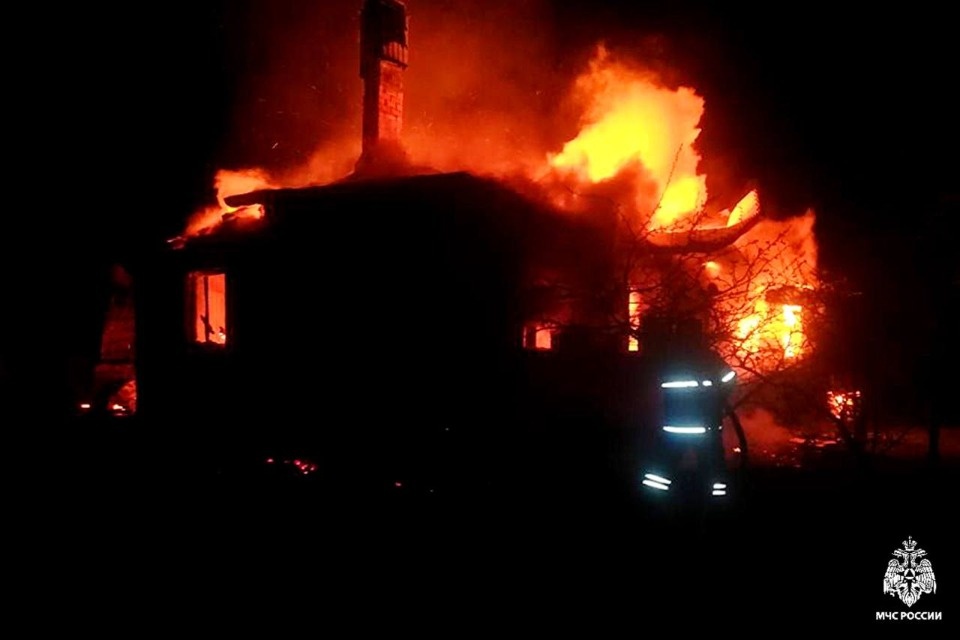 Двое мужчин погибли на пожарах в жилых домах под Псковом за два дня Двое мужчин погибли на пожарах в жилых домах под Псковом за два дня