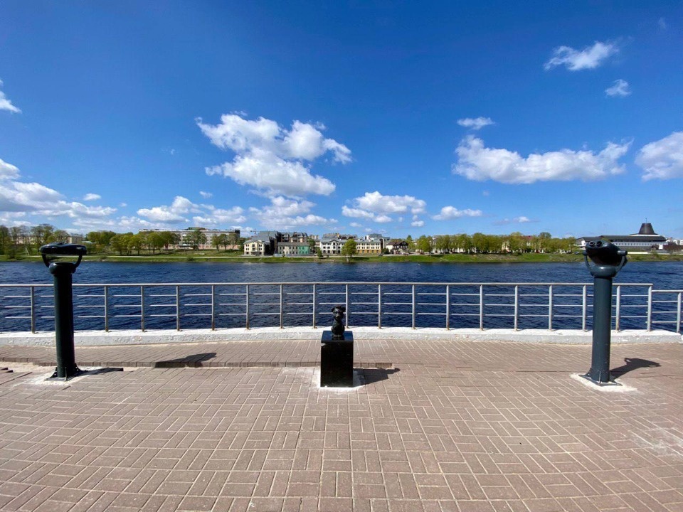 Барсика-морячка вернули на набережную реки Великой в Пскове