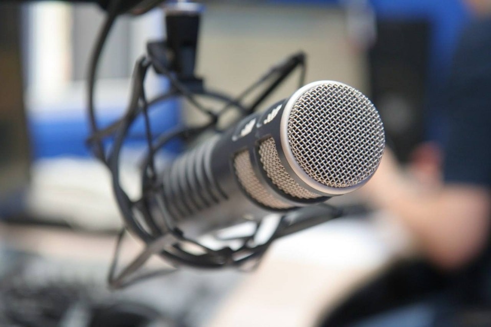 Программа «Такая знакомая песня» будет выходить на радиостанции «Седьмое небо» в Пскове 9 мая