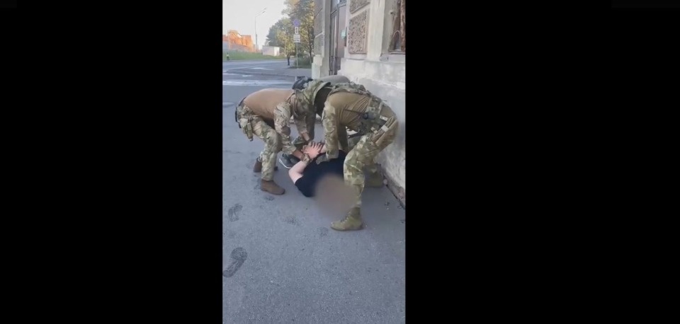 Жителя Псковской области осудили за незаконный оборот оружия Жителя Псковской области осудили за незаконный оборот оружия