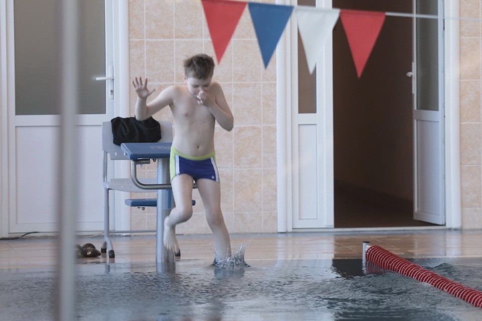 Красиво плывут!