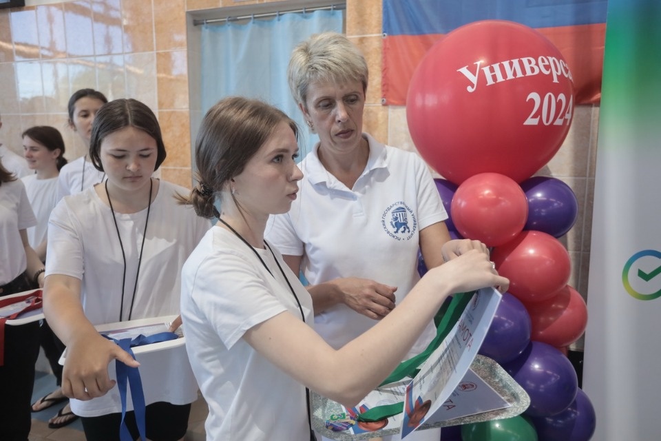 Красиво плывут!