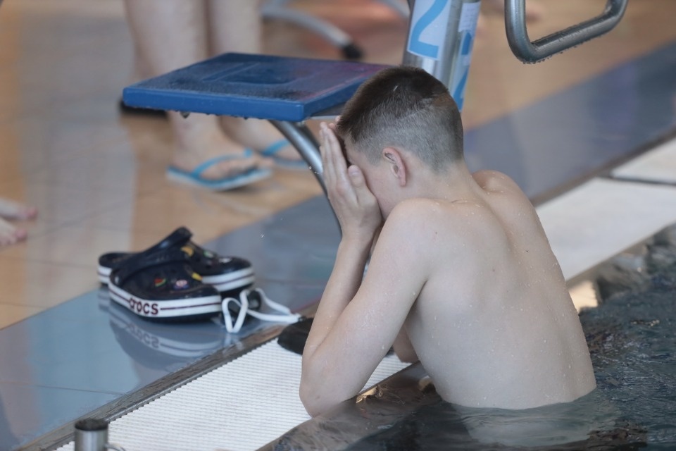 Красиво плывут!