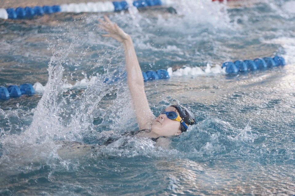 Красиво плывут!