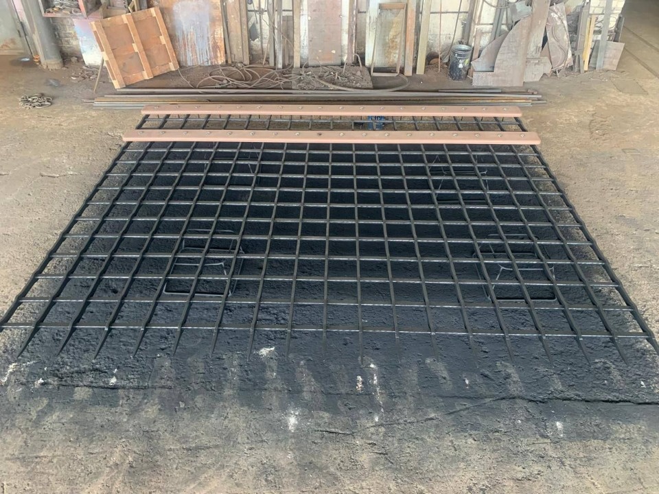  В Изборской башне Псково-Печерского монастыря установили въездные ворота