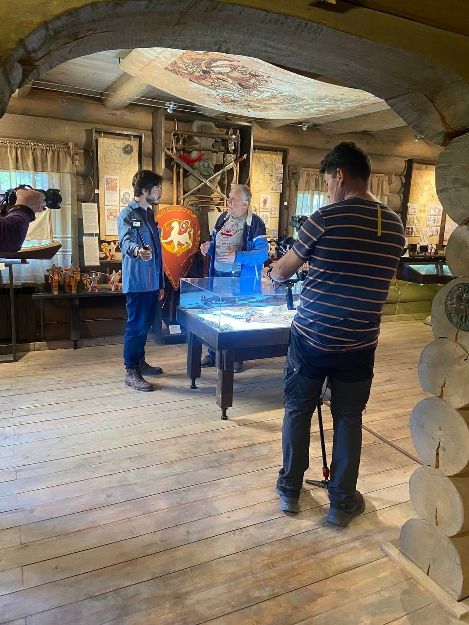 В Псковской области завершились съемки программы о Вороньем камне для телеканала «Моя планета»