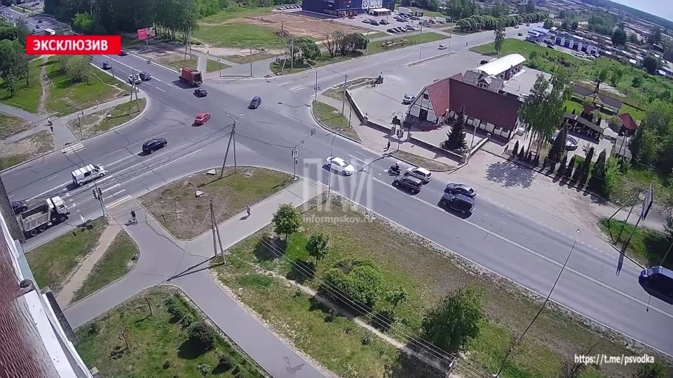 Иномарка сбила восьмилетнего ребенка на Рижском проспекте в Пскове Иномарка сбила восьмилетнего ребенка на Рижском проспекте в Пскове