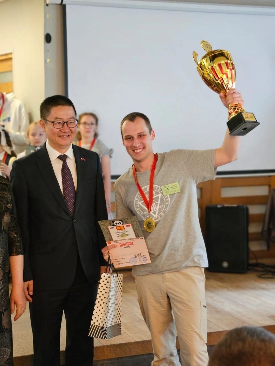 Псковский врач стал абсолютным чемпионом Кубка Генконсульства Китая по сянци Псковский врач стал абсолютным чемпионом Кубка Генконсульства Китая по сянци