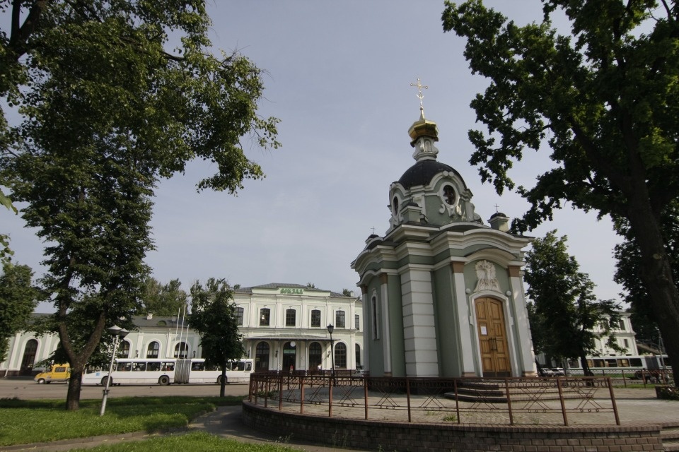 Две тысячи деревьев высадят у железнодорожного вокзала в Пскове