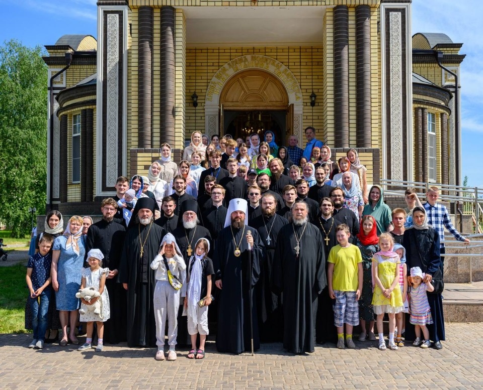 Семинарский храм духовной школы в Печорах освятили Семинарский храм духовной школы в Печорах освятили