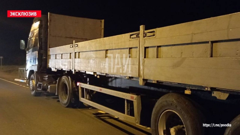 Велосипедиста насмерть сбила фура в Невельском районе Велосипедиста насмерть сбила фура в Невельском районе