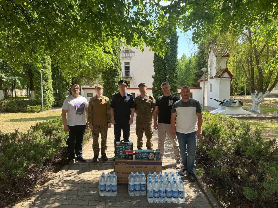 Очередную партию помощи в зону СВО передали профсоюзы