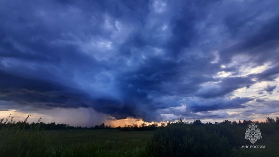О надвигающихся ливнях и грозах предупреждают жителей Псковской области О надвигающихся ливнях и грозах предупреждают жителей Псковской области
