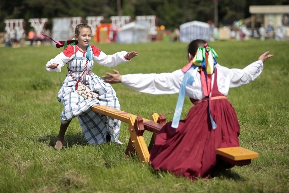  Михаил Ведерников поздравил жителей Псковской области с Международным днём защиты детей
