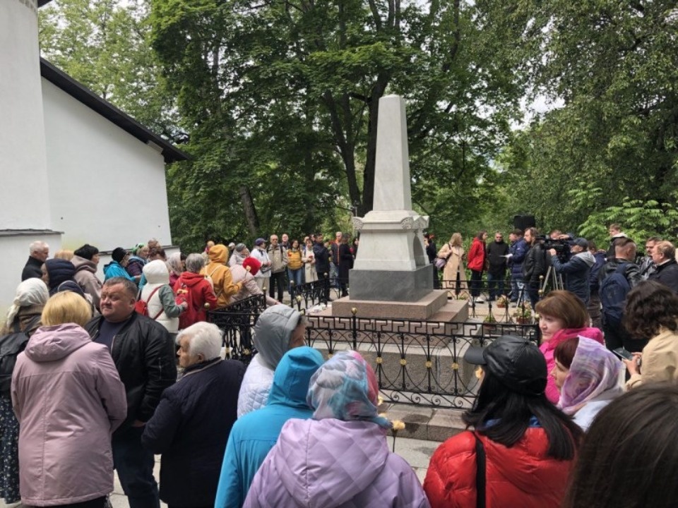 Литургию в Пушкинских Горах 6 июня будут сопровождать свыше 60 хористов 
