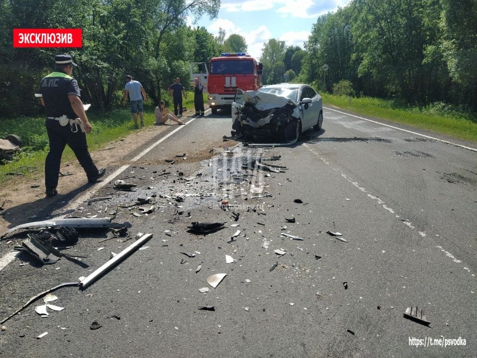 Три человека госпитализировали после ДТП в Порховском районе Три человека госпитализировали после ДТП в Порховском районе