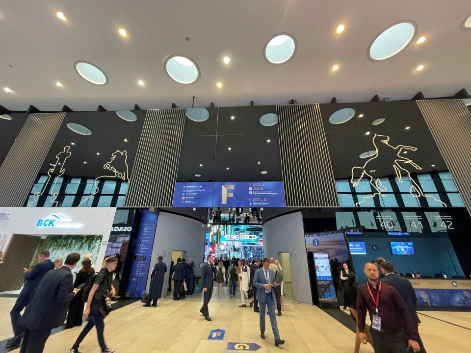 Михаил Ведерников подписал на ПМЭФ соглашение по защите имущественных прав псковичей