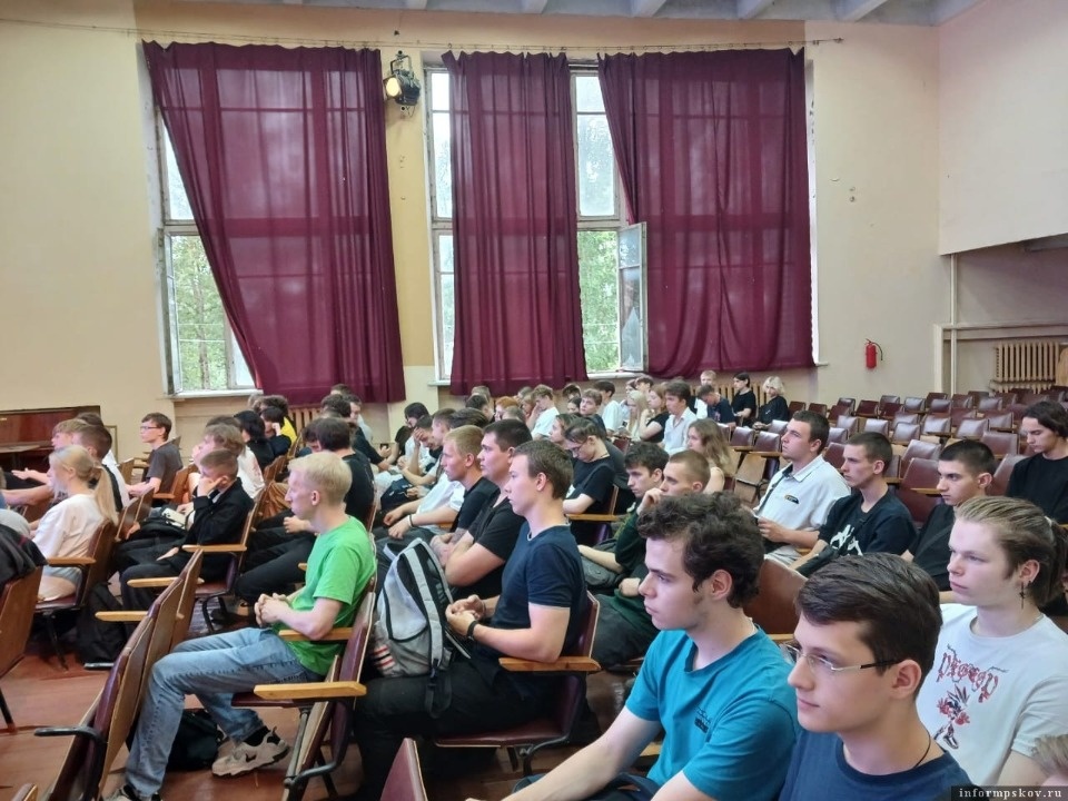 Специалисты «Титан-Полимера» встретились со студентами Псковского политехнического колледжа