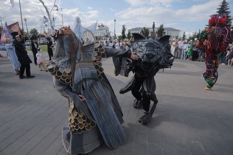 В ногу с Пушкиным В ногу с Пушкиным