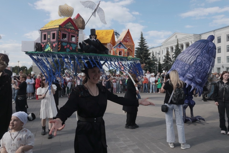 В ногу с Пушкиным В ногу с Пушкиным