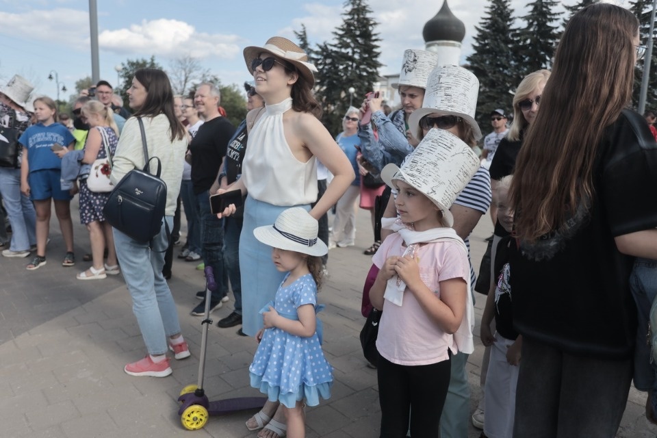 В ногу с Пушкиным В ногу с Пушкиным