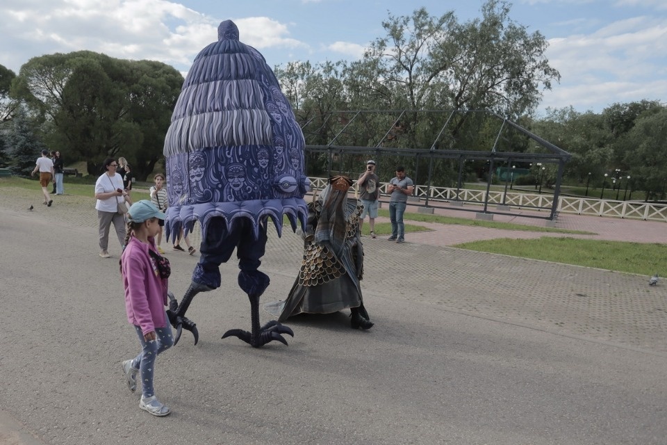 В ногу с Пушкиным В ногу с Пушкиным